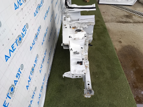 Front right quarter Mitsubishi Outlander 14-21 white, with central pillar