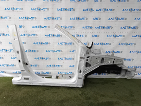 Front right quarter Mitsubishi Outlander 14-21 white, with central pillar