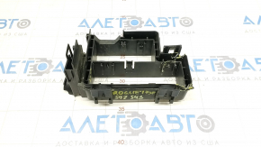 Nissan Rogue Sport 17-19 underhood fuse box housing under the triangular cover, broken
