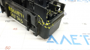 Nissan Rogue Sport 17-19 underhood fuse box housing under the triangular cover, broken