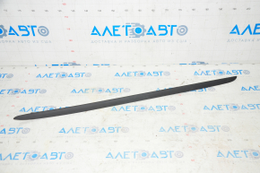 Windshield molding left VW Touareg 11-17