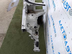 Front right quarter VW Tiguan 18-24 white, with central pillar