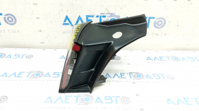 External wing light left Tesla Model Y 20- 4 pins scratches, chip broken