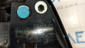External wing light left Tesla Model Y 20- 4 pins scratches, chip broken