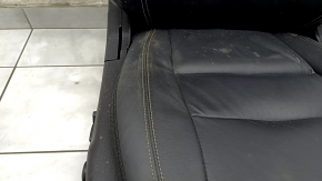 Passenger seat Jeep Grand Cherokee WK2 16-17 without airbag, electric, leather black, driftwood, non-working, rusty at the bottom, dented, needs cleaning, scratch