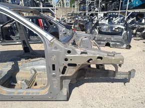 Quarter front right Jeep Grand Cherokee WK2 11-21 on the body, silver