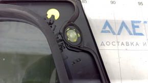Door glass triangle rear right VW Atlas 18- tinted, broken fastener