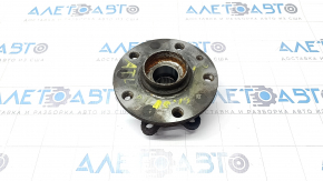 Front left hub VW Atlas 18 - rusty