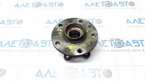 Front right hub VW Atlas 18 - rusty