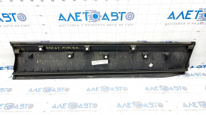Door trim lower front left VW Atlas 18- structure, scratches