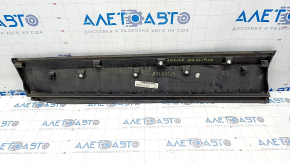 Door trim lower front right VW Atlas 18- structure, scratches