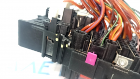 Interior fuse box VW Atlas 18 - broken guide