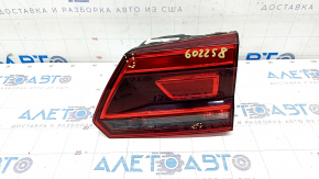 Lamp inside trunk lid right VW Atlas 18-20 prerest, crack in glass
