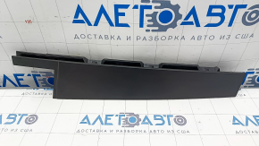 Door trim side rear right VW Atlas 18- structure, broken fastening, scratch