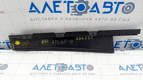 Door trim side rear right VW Atlas 18- structure, broken fastening, scratch