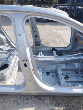 Body pillar central right Volvo V90 17-22 usa on the body