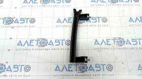 Front left door glass guide Alfa Romeo Stelvio 18- front
