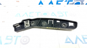 Front bumper mount on the wing lower right Alfa Romeo Stelvio 18 - broken mount, crack