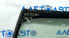 Windshield Alfa Romeo Stelvio 18-19 air on the edge, chips