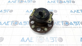 Rear left hub Hyundai Elantra AD 17-20 rusty, crack in housing