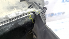 Alfa Romeo Stelvio 18- 2.0T radiator duct tears, broken latch