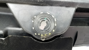 Windscreen wiper grille plastic Alfa Romeo Stelvio 18 - crack in mount, torn seal