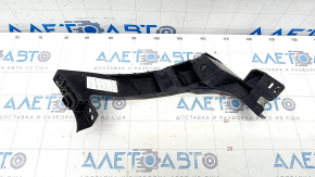 Rear bumper mount under the right light Alfa Romeo Stelvio 18 - broken mount, crack in mount