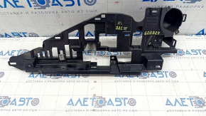 Left trunk floor bracket Alfa Romeo Stelvio 18 - crack in mount