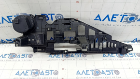 Left trunk floor bracket Alfa Romeo Stelvio 18 - crack in mount