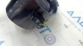 Left trunk floor bracket Alfa Romeo Stelvio 18 - crack in mount