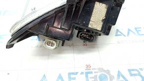 Turn signal with DRL front right Jeep Renegade 15-18 pre-rest, sand, cracks in fasteners