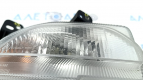 Turn signal with DRL front right Jeep Renegade 15-18 pre-rest, sand, cracks in fasteners