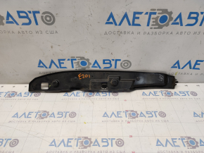 Wing seal door-wing left VW Jetta 11-18 USA broken fastening