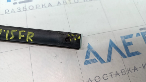 Right hood seal Jeep Renegade 15 - torn