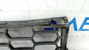 Lower grille of the front bumper central Jeep Renegade 15-18 pre-rest, broken, broken fasteners