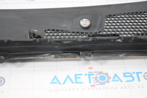 Windscreen wiper grille plastic Polestar 2 21- burnt