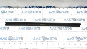 Glass seal inner door front right VW Tiguan 09-17