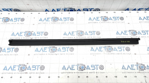 Glass seal inside rear right door VW Tiguan 09-17