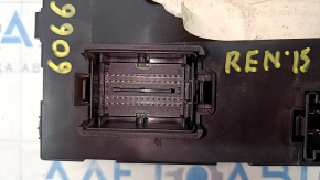 Body Control Module Jeep Renegade 15 - broken fasteners