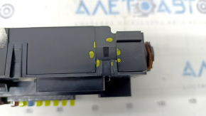 Body Control Module Jeep Renegade 15 - broken fasteners