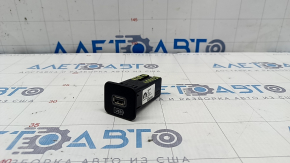 USB block Jeep Renegade 15 - broken