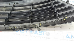 Front bumper grille Toyota Camry v55 15-17 usa LE, broken fasteners, dented