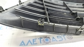 Front bumper grille Toyota Camry v55 15-17 usa LE, broken fasteners, dented
