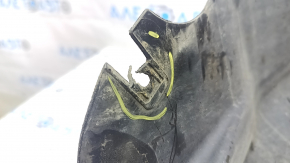 Rear left fender liner Jeep Renegade 15 - fastener torn