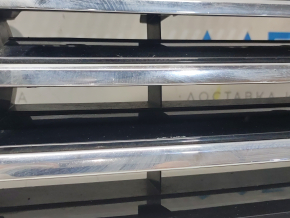 Radiator grill with badge VW Passat b7 12-15 USA sand, scratches
