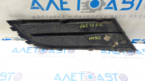 Front bumper grille side right VW Jetta 15-18 USA without fog lights, crack, sand