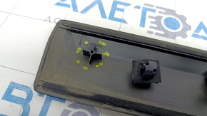 Door molding center rear right Kia Niro 17 - broken fastening, butt