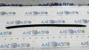 Left windshield molding VW Tiguan 09-17 broken, rubber dried out