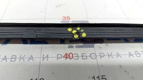Left windshield molding VW Tiguan 09-17 broken, rubber dried out