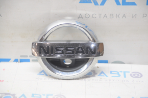 Nissan Murano z52 15 radiator grille emblem - under camera, sand